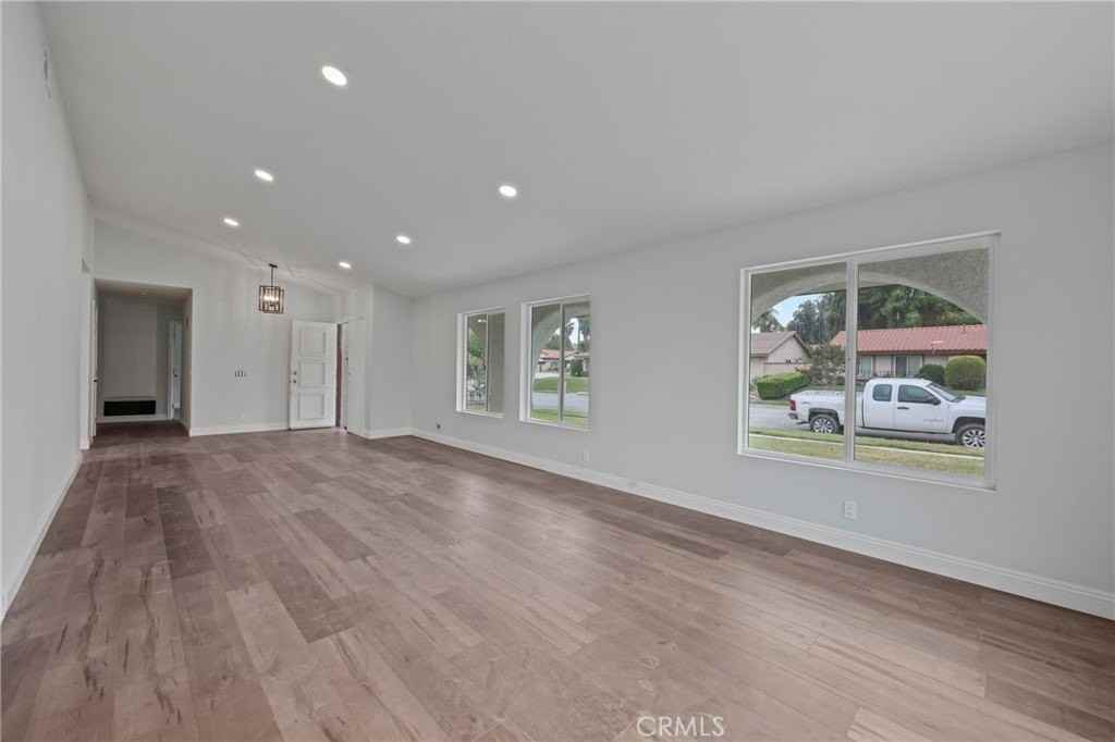 1624 Cordova Ave - Photo 3 of 16