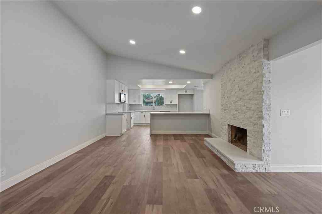 1624 Cordova Ave - Photo 6 of 16