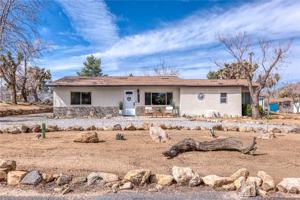 featured image of 7432 Dumosa Ave #1-2