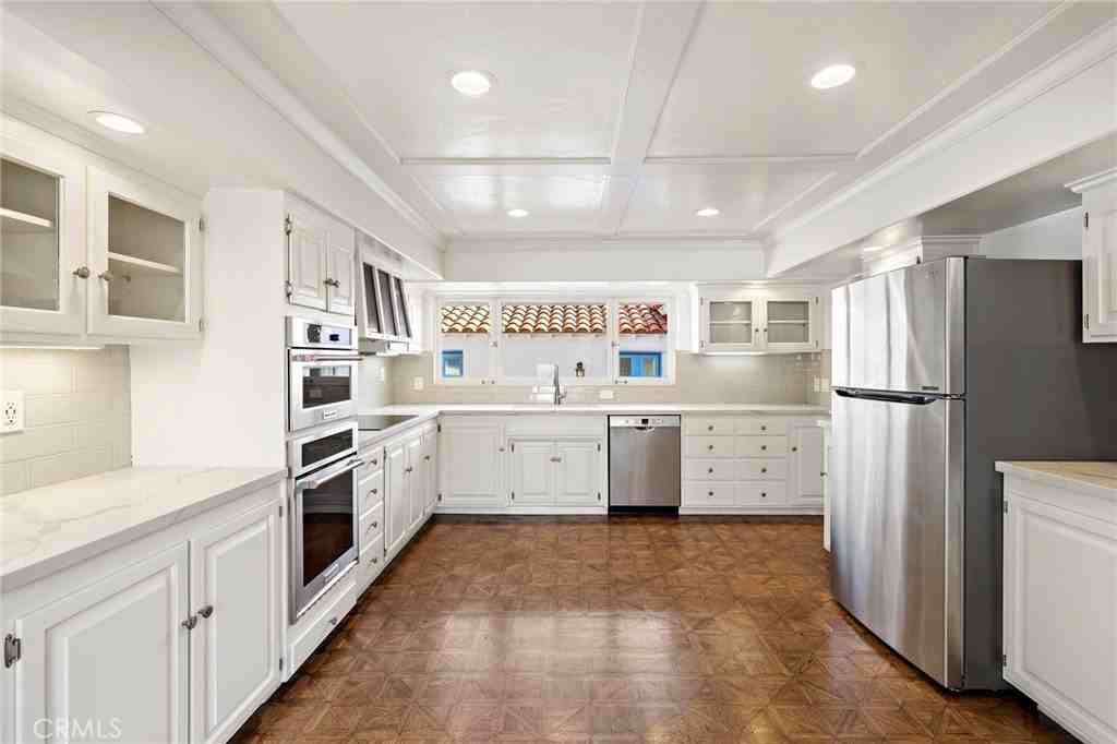 4 Camel Point Dr - Photo 7 of 20