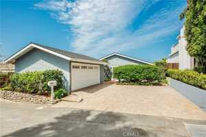 featured image of 915 Miramar St