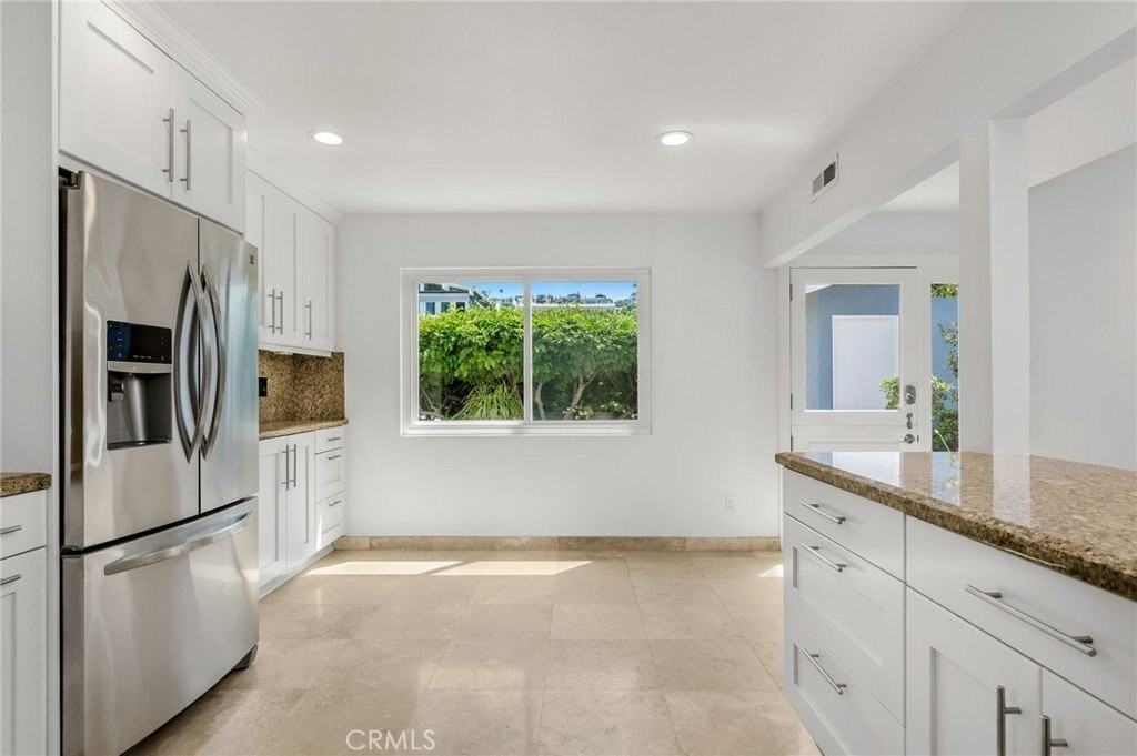 915 Miramar St - Photo 6 of 24