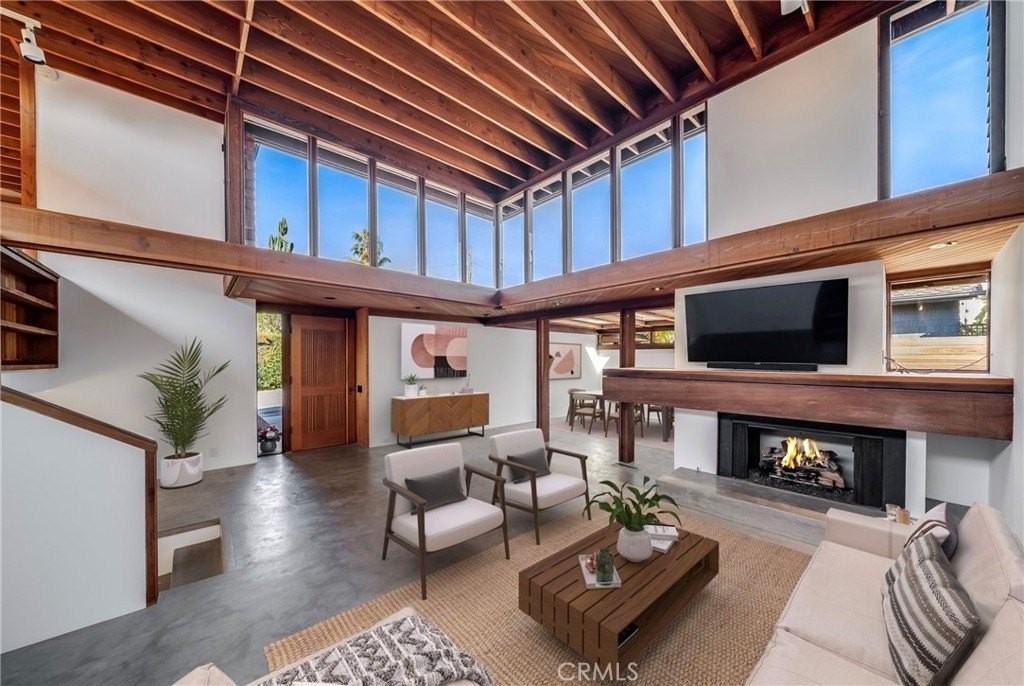 1625 Catalina - Photo 3 of 37
