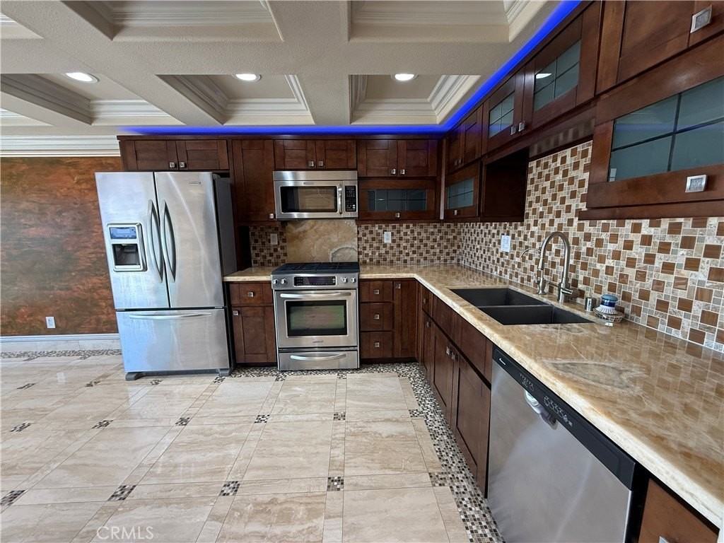 18 Odyssey Ct #116 - Photo 7 of 39