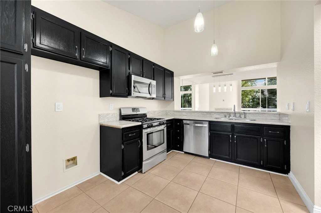 3740 S Bear St #F - Photo 6 of 27