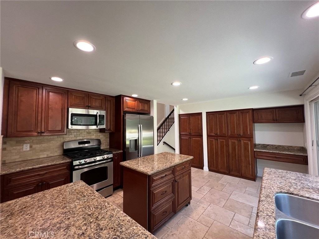 25281 Parthenon Ave - Photo 2 of 39
