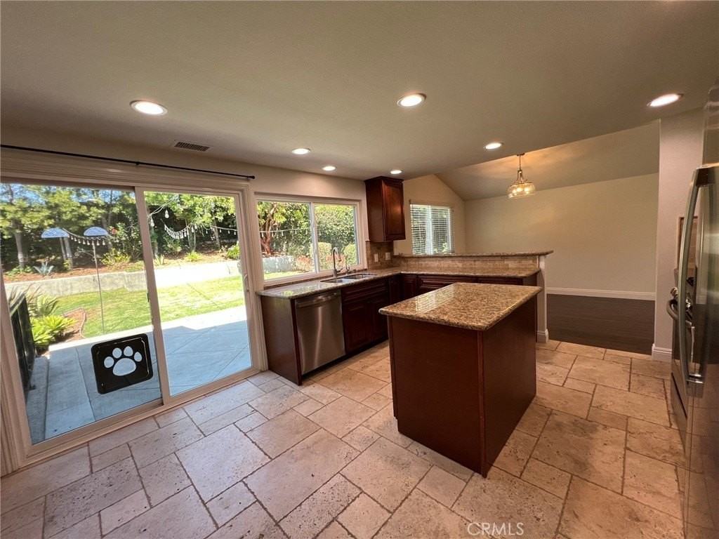 25281 Parthenon Ave - Photo 3 of 39