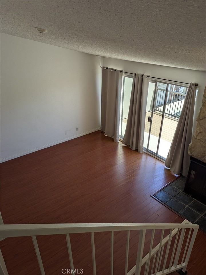 2105 Mathews Ave #10 - Photo 4 of 19