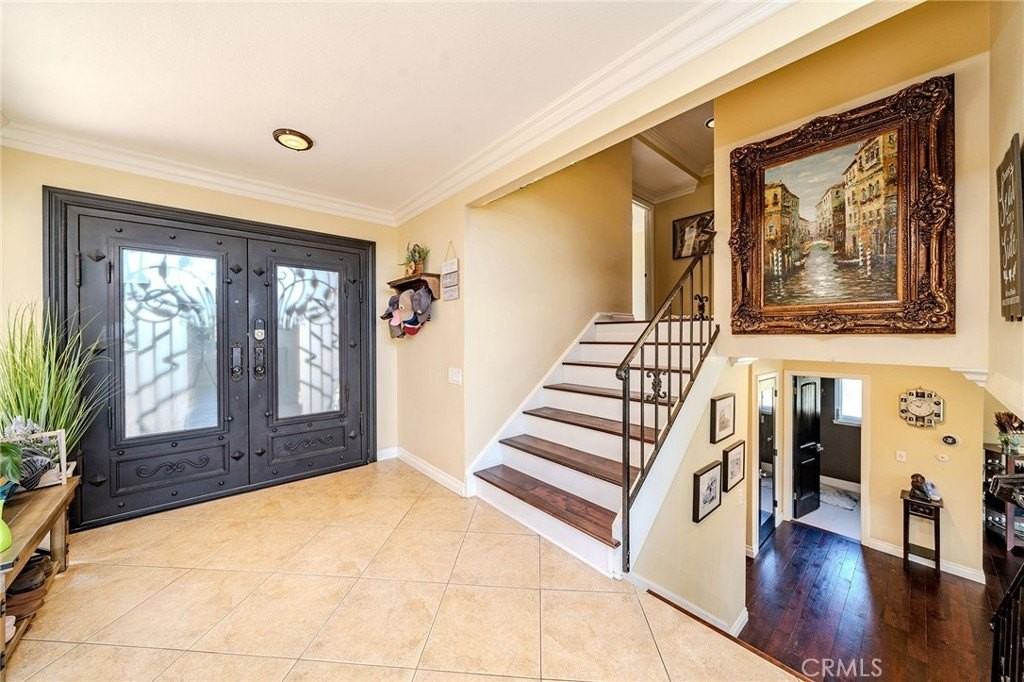 1901 Celeste Ln - Photo 4 of 50