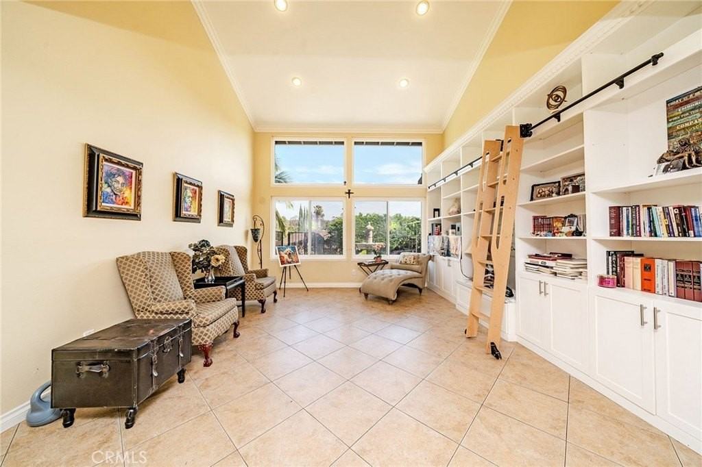 1901 Celeste Ln - Photo 6 of 50