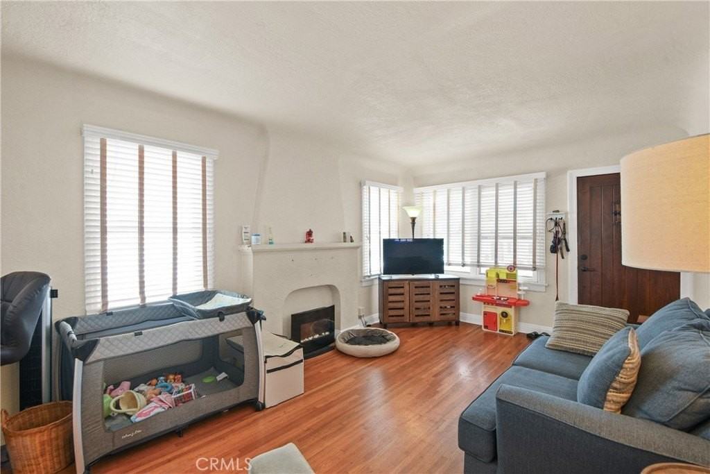 1466 W Santa Cruz St - Photo 2 of 14