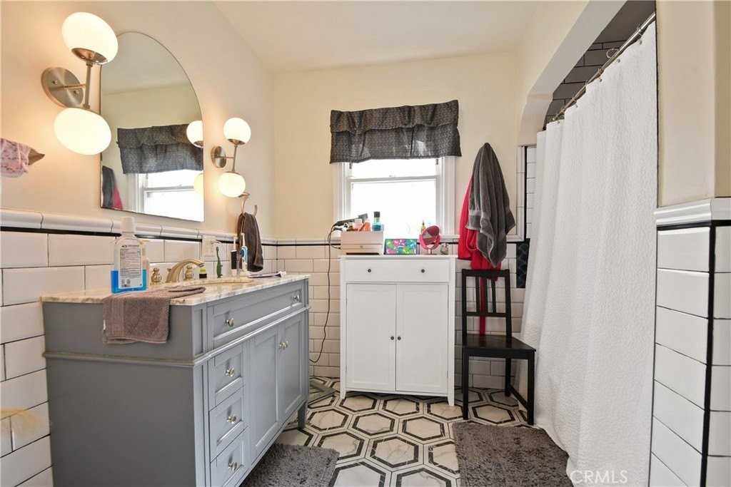 1466 W Santa Cruz St - Photo 7 of 14