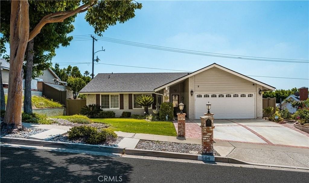 664 Olive Ave - Photo 2 of 31