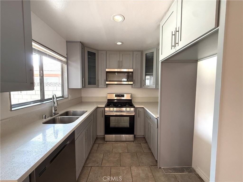 17808 Tamcliff Ave - Photo 7 of 25