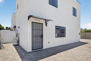 featured image of 11842 Arminta St