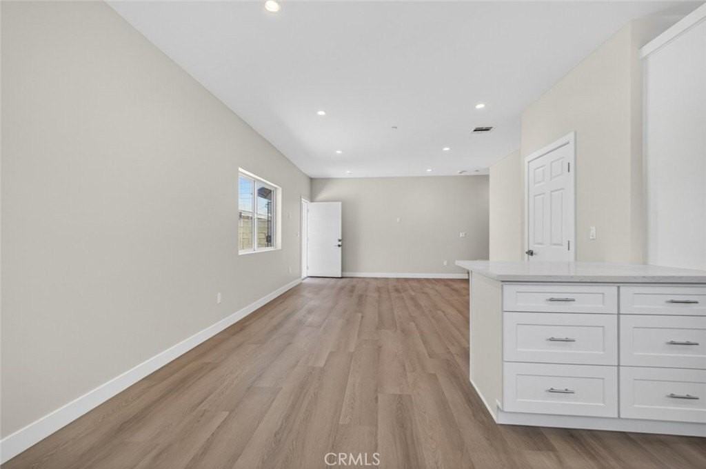 11842 Arminta St - Photo 6 of 22