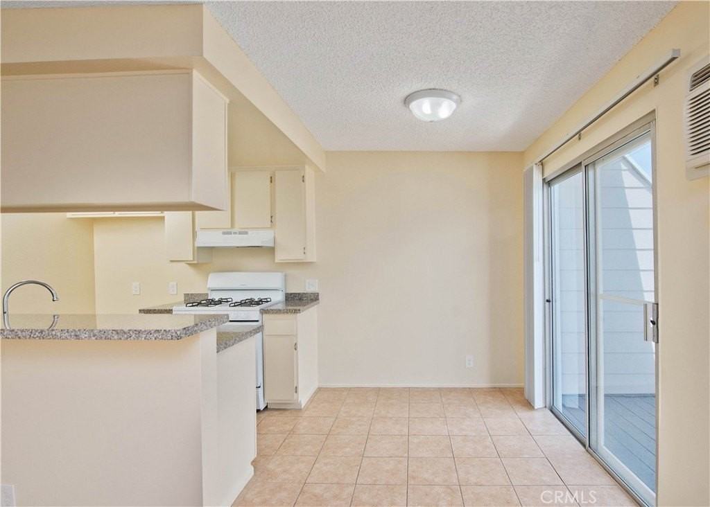 21909 Claretta Ave #209 - Photo 7 of 20