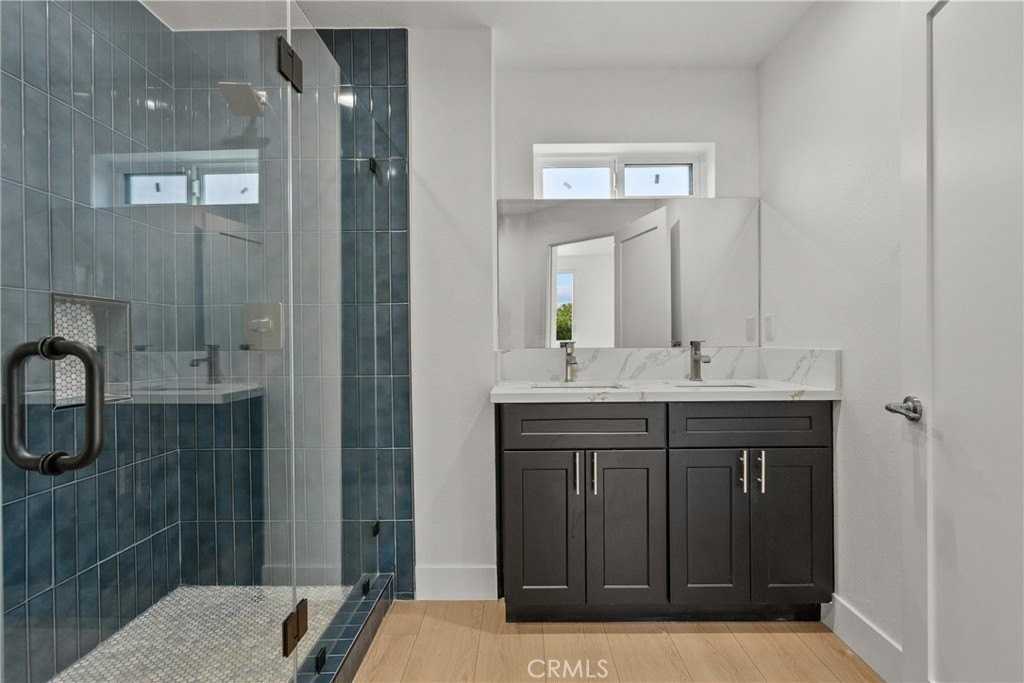 322 Leslie Way - Photo 4 of 13