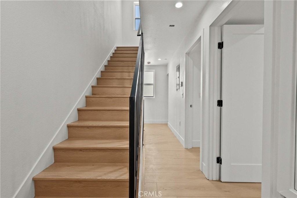 322 Leslie Way - Photo 6 of 13
