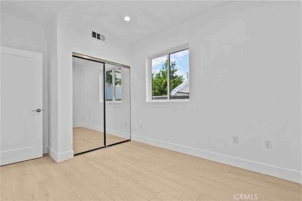 326 Leslie Way - Photo 5 of 13