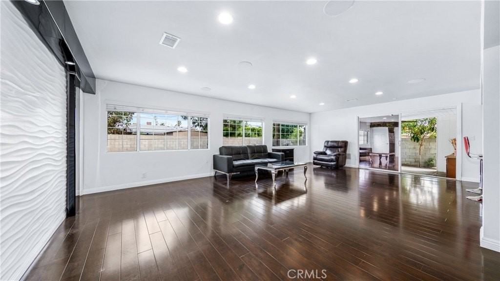 7938 Ventura Canyon Ave - Photo 7 of 23
