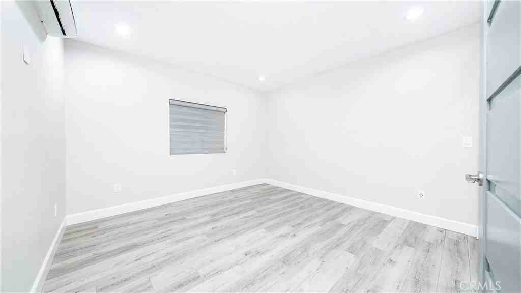 7936 Ventura Canyon Ave - Photo 5 of 5