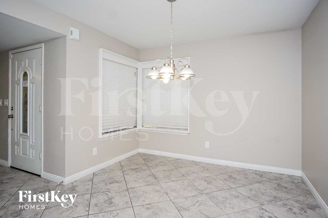 2406 El Cid Ct - Photo 5 of 16