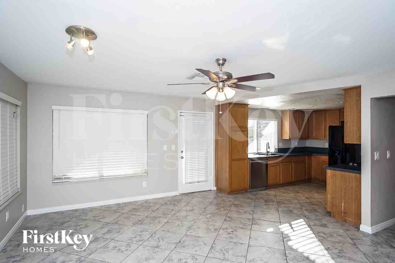 2406 El Cid Ct - Photo 6 of 16