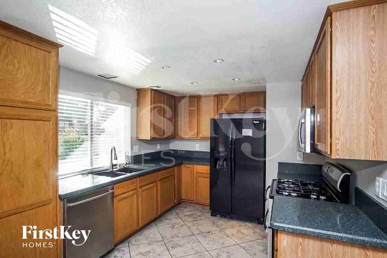 2406 El Cid Ct - Photo 7 of 16