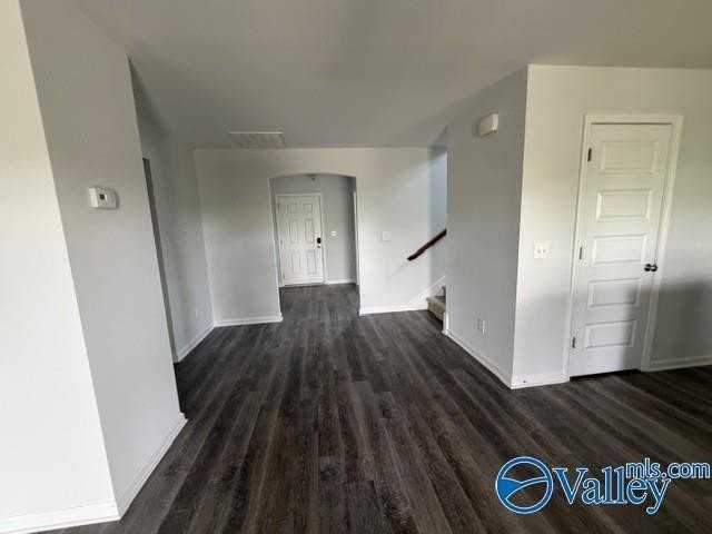 210 Hydra Cir - Photo 2 of 14