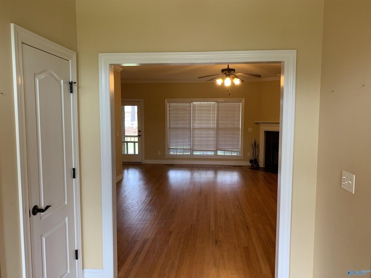 100 Mayfair Ct - Photo 2 of 36