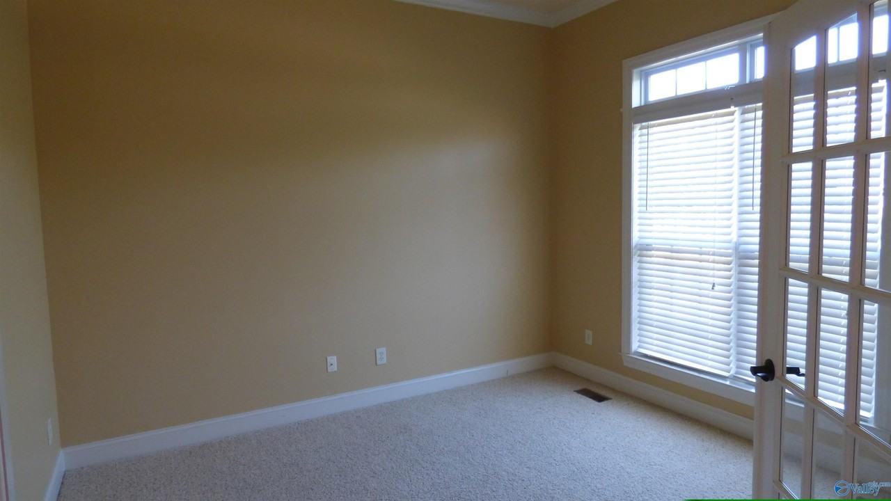 100 Mayfair Ct - Photo 3 of 36