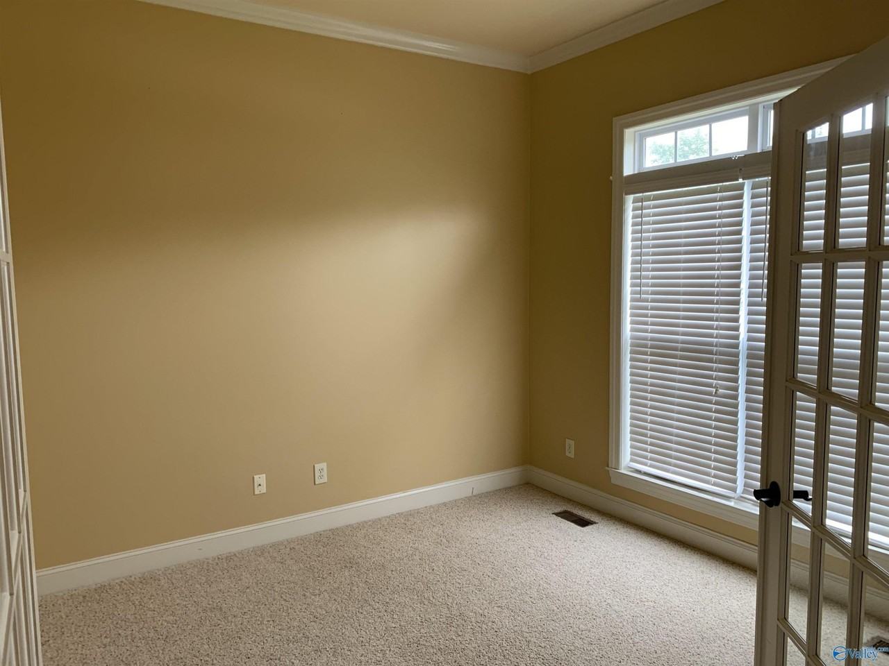 100 Mayfair Ct - Photo 4 of 36