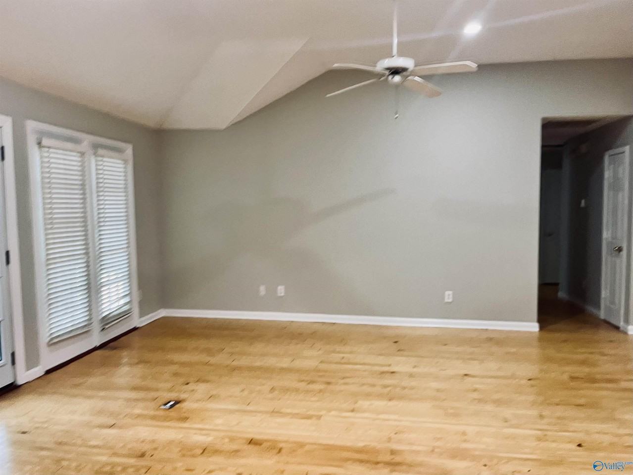 232 Mountain Creek Dr - Photo 2 of 14