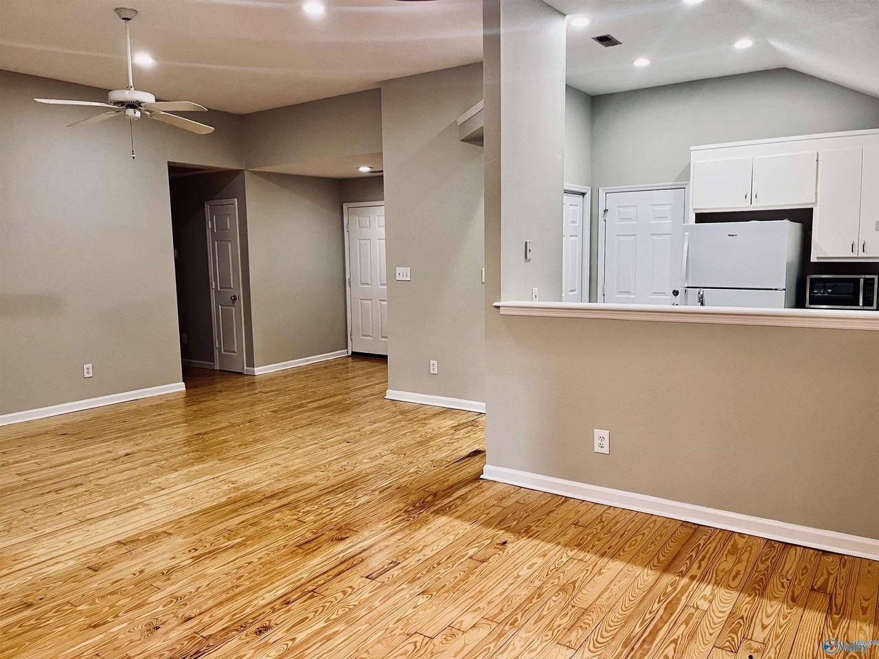 232 Mountain Creek Dr - Photo 3 of 14