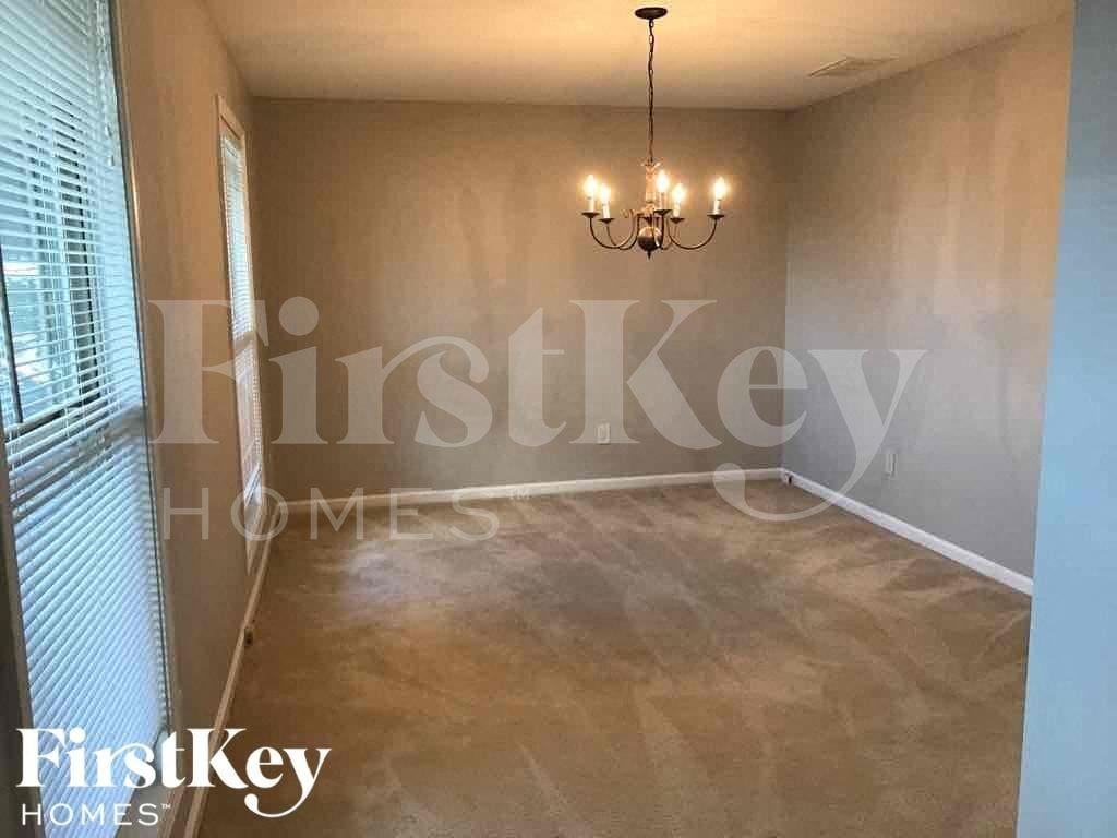 2126 Villa Spring Ter - Photo 2 of 18