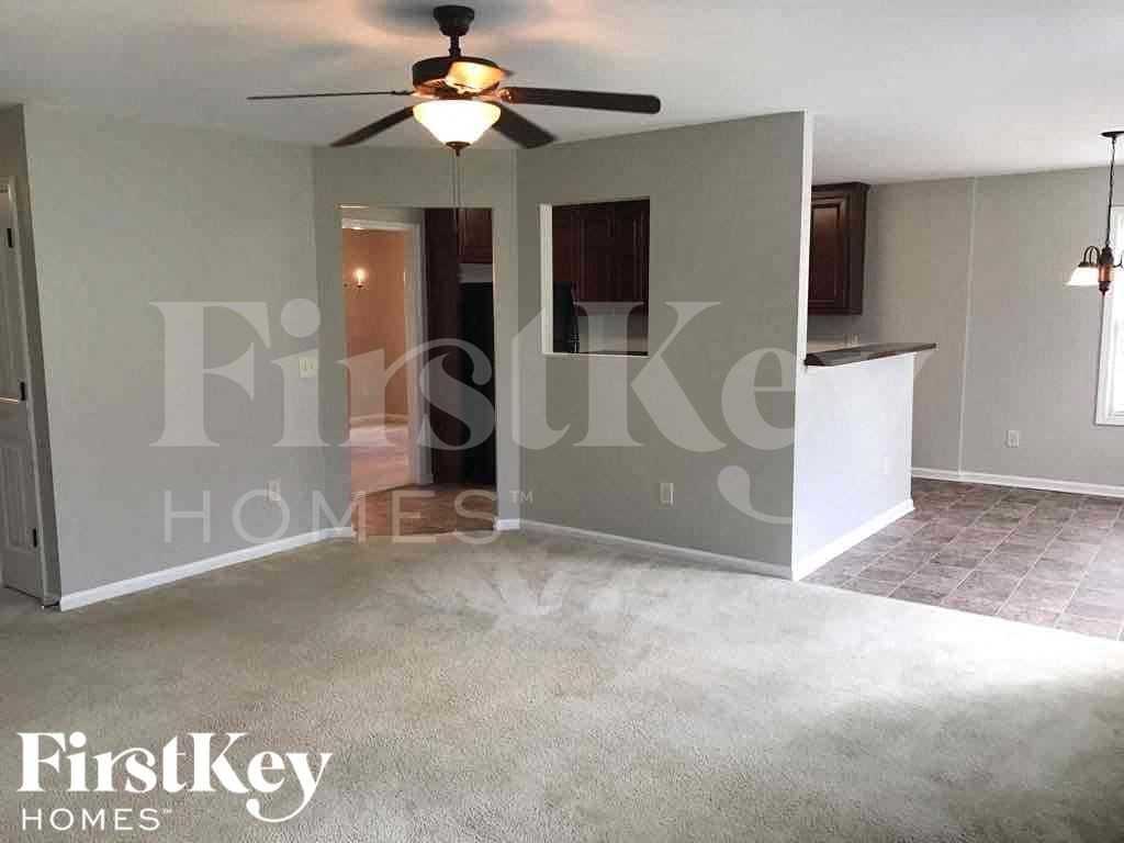 2126 Villa Spring Ter - Photo 4 of 18
