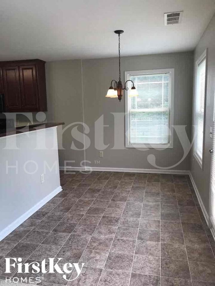 2126 Villa Spring Ter - Photo 5 of 18