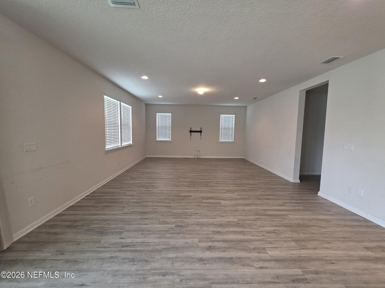 4537 Pine Ridge Pkwy - Photo 2 of 30