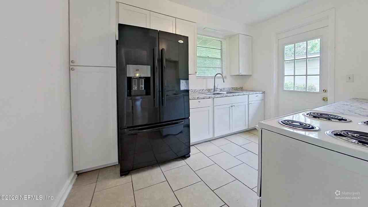7104 Waikiki Rd - Photo 5 of 17
