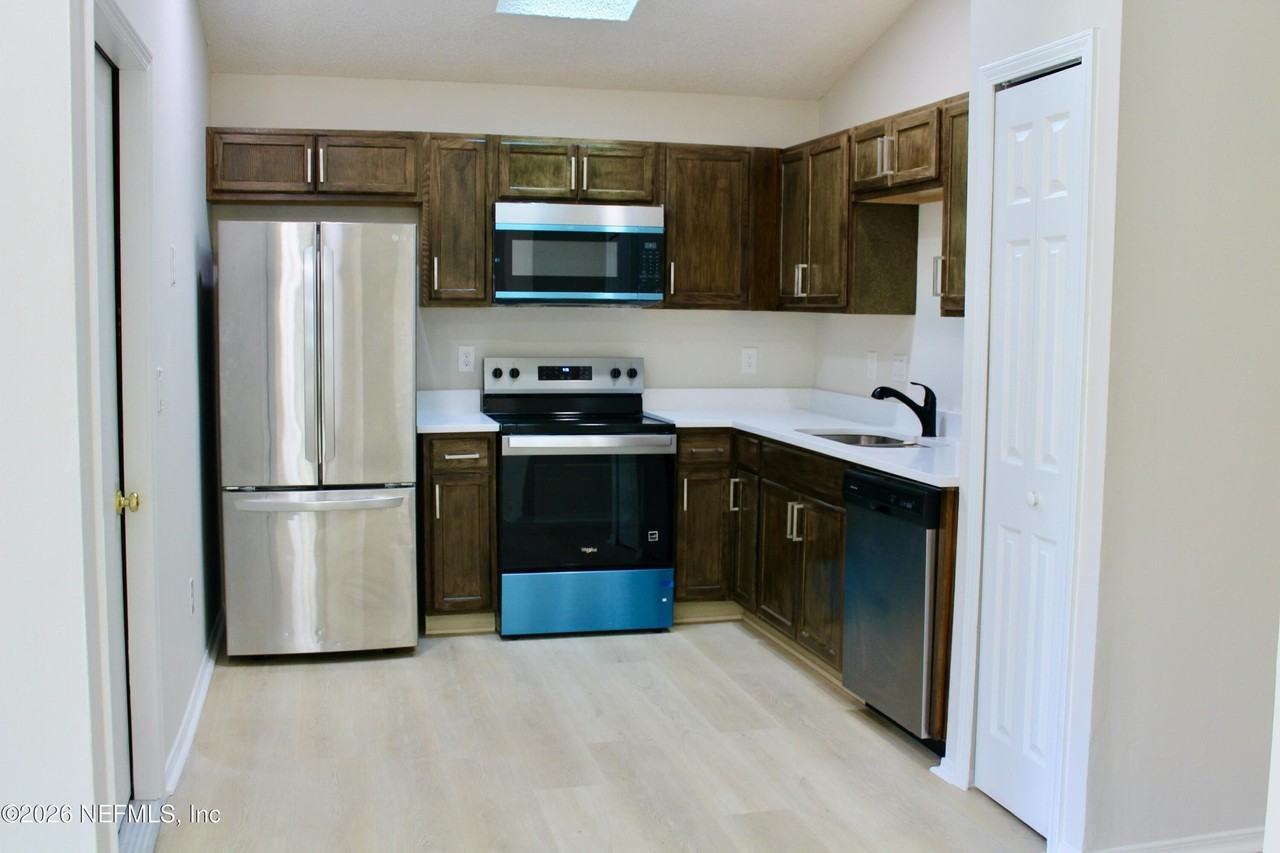 10178 Geni Hill Cir N - Photo 5 of 14