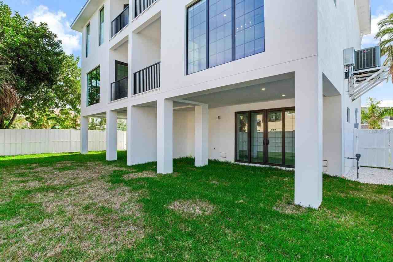 140 174th Ave E #A - Photo 4 of 47