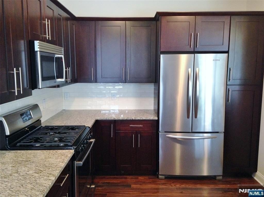 40 Russell Ave #201 - Photo 5 of 18