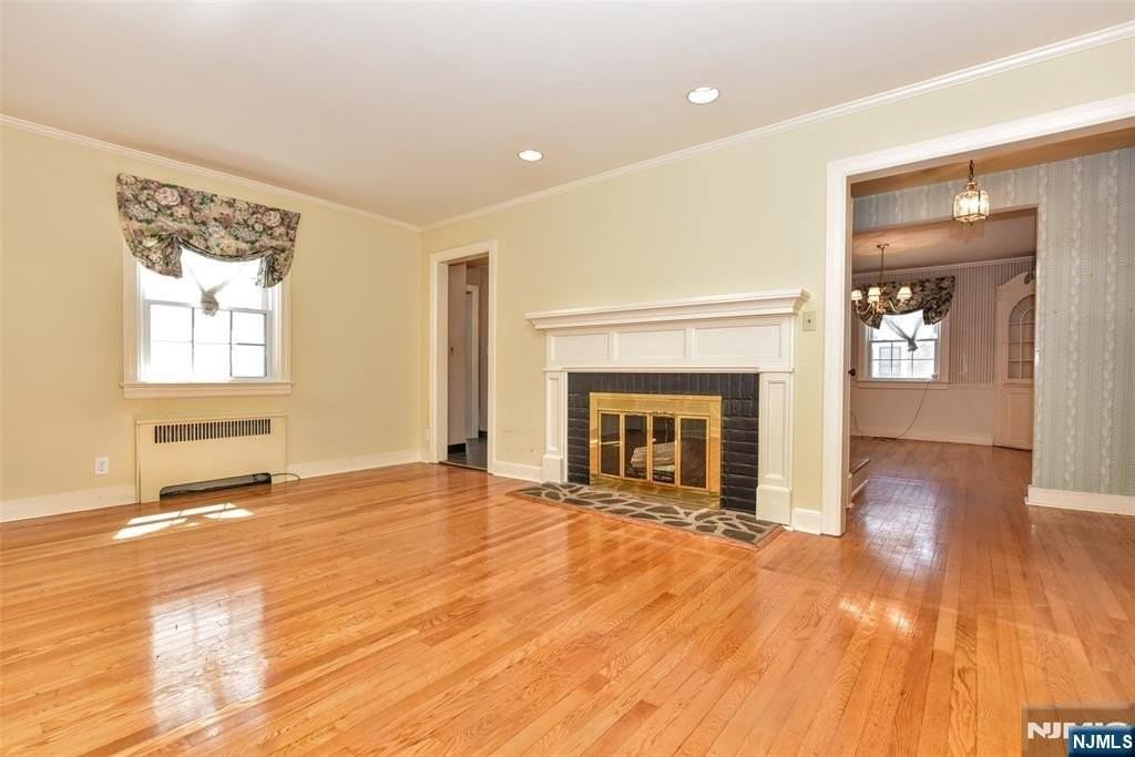 161 Wyckoff Ave - Photo 3 of 17