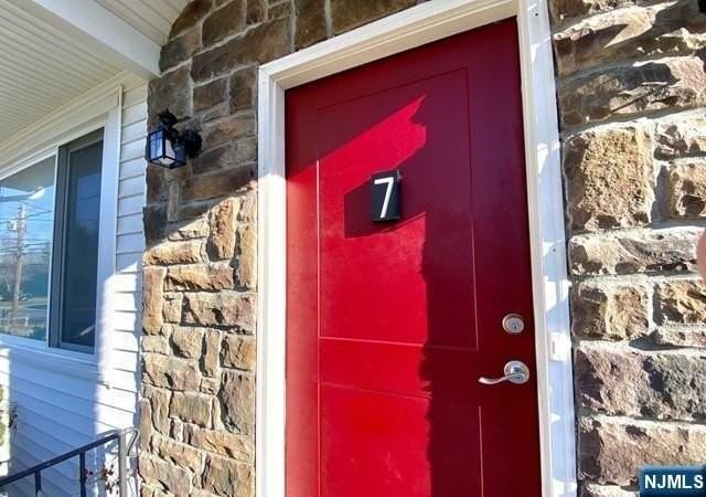 7 Holland Ave