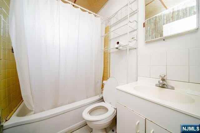 214 Closter Dock Rd #6 - Photo 6 of 8