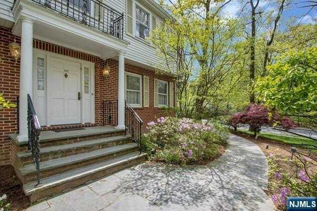195 Elm Rd - Photo 2 of 49