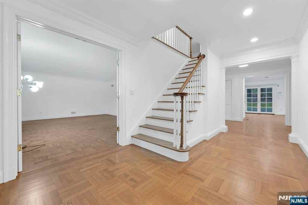 195 Elm Rd - Photo 4 of 49