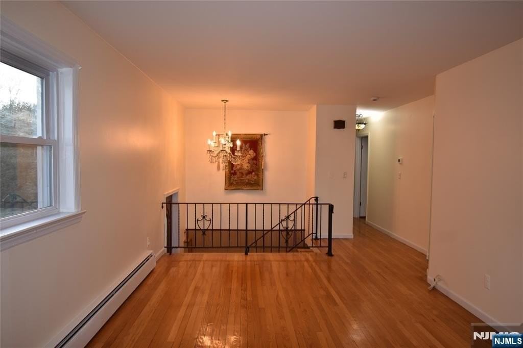 126 California Ave #A - Photo 4 of 28