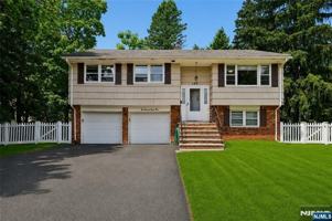 featured image of 195 4th St